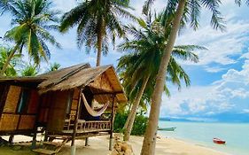 Castaway Beach Bungalows